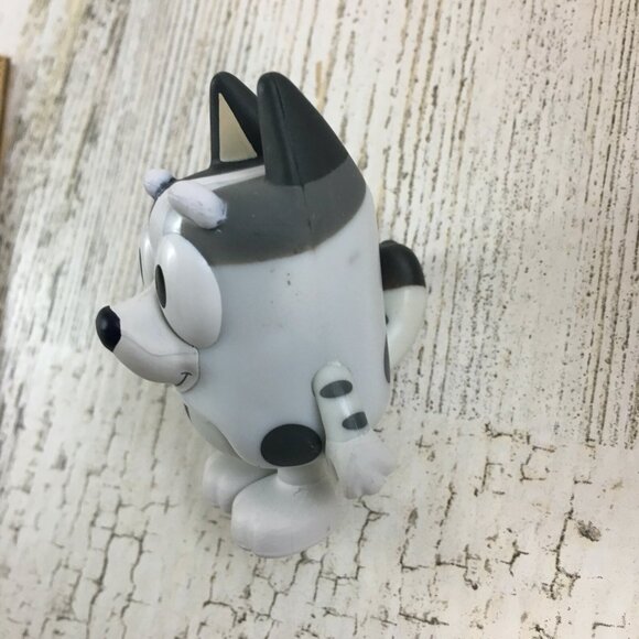 Bluey OLDER SOCKS and MUFFIN Set Heeler Cousin Standing Figure Blue RARE - Picture 4 of 16